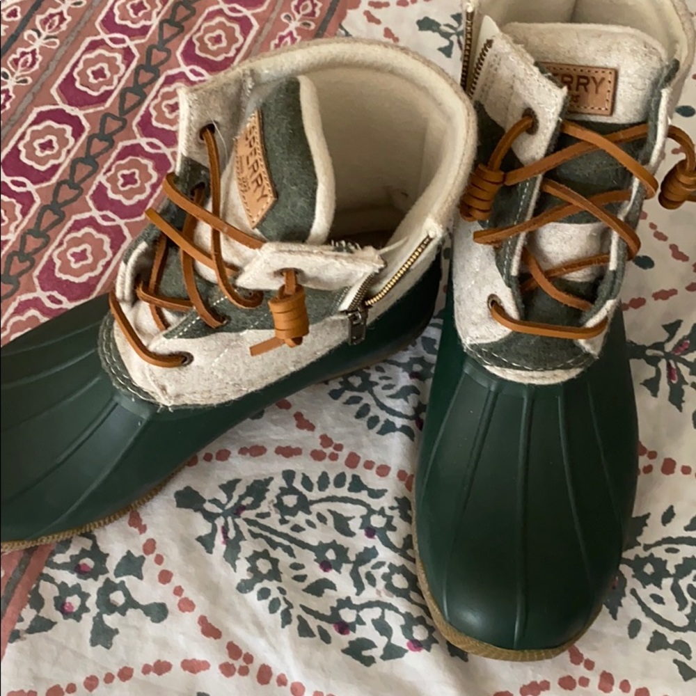 sperry varsity saltwater boots 7.5